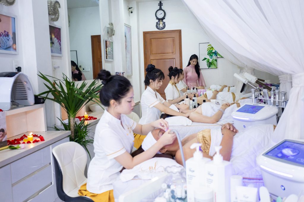 Điều trị mụn, thâm sẹo là một trong các dịch vụ chăm sóc da tại Spa Ngọc Liên, bạn nên thử