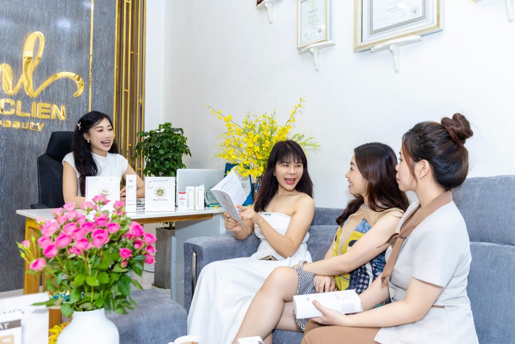 Tôn vinh vẻ đẹp Phụ nữ Việt 20/10, ngập tràn yêu thương cùng Ngọc Liên Spa