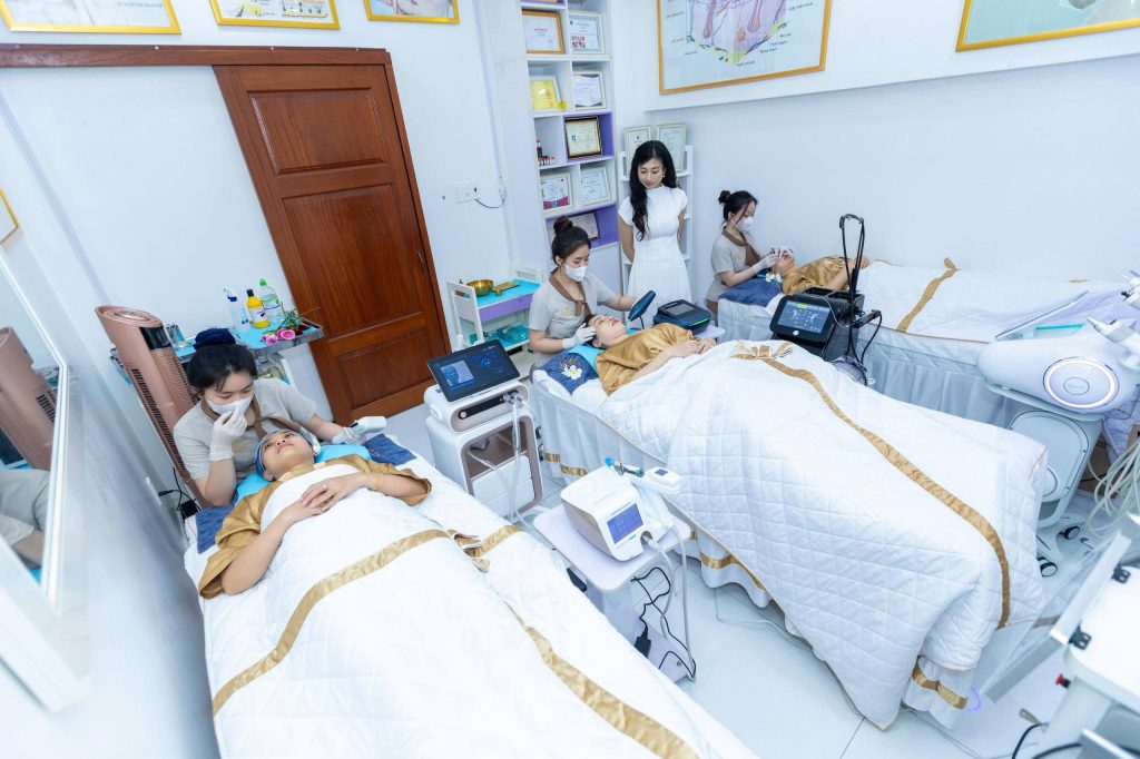 Ngọc Liên Spa: Gửi trọn ước nguyện sắc đẹp & lời tri ân năm mới 2026 12 z7384298038885 b4ff0e6a9096ed7d66197baf813d5119