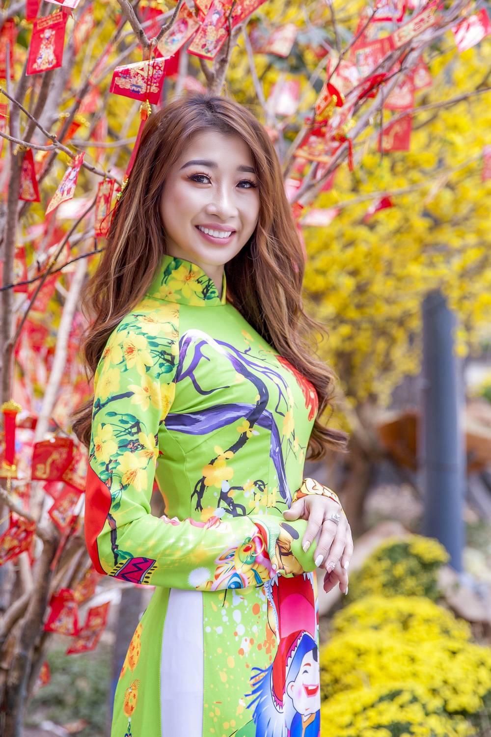 Á Hậu Ngọc Liên tận hưởng những ngày đầu năm yên bình trên đường phố Sài Gòn 17 a hau ngoc lien tan huong nhung ngay dau nam yen binh tren duong pho sai gon 1387 7